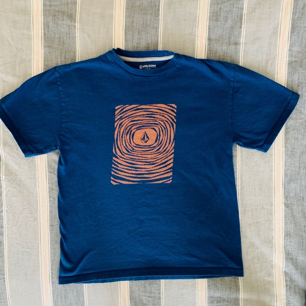Volcom t shirt
